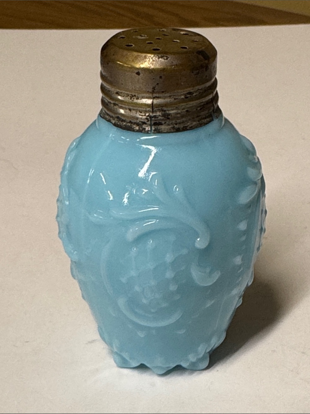 EAPG robin's egg blue or turquoise opaque milk glass shaker hatpin holder 3.5”